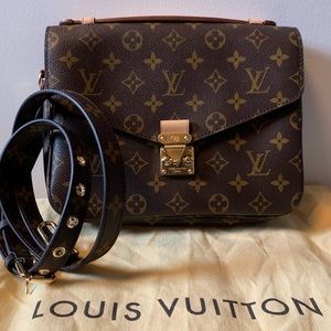 Louis Vuitton Pochette Métis Monogram Bag